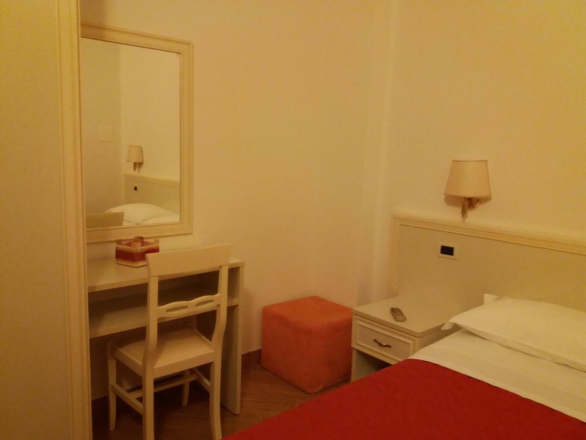 Il Piccolo Nido Bed & Breakfast Borgo Montenero Eksteriør bilde