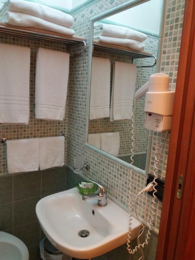 Il Piccolo Nido Bed & Breakfast Borgo Montenero Eksteriør bilde