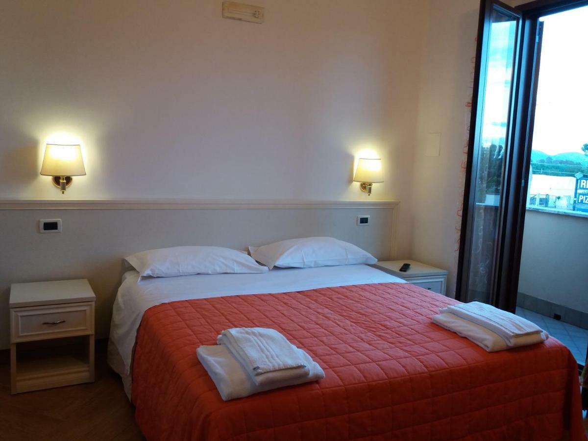 Il Piccolo Nido Bed & Breakfast Borgo Montenero Eksteriør bilde